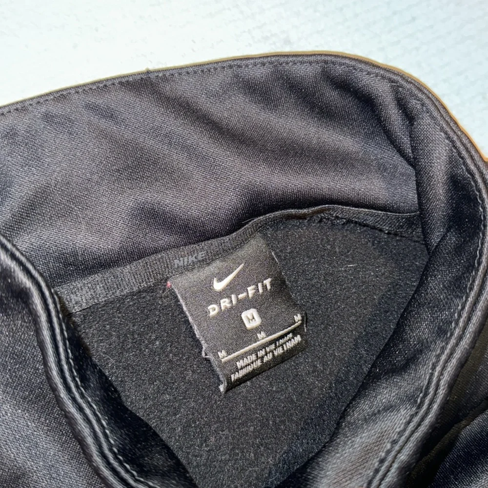 Women’s Nike Pullover - Picture 4 of 4